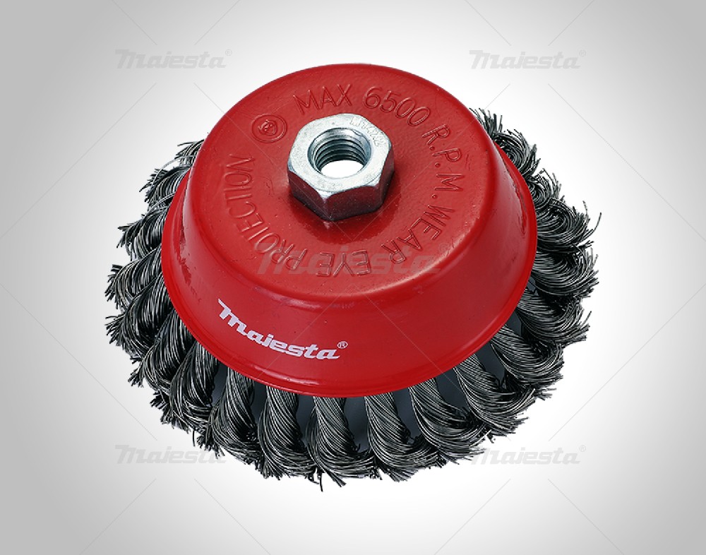 WIRE CUP BRUSH WITH NUT